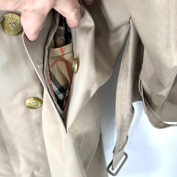 Vintage Burberrys of London Tan Trench Coat with Nova Check Lining Mens 44 - Picture 11 of 16